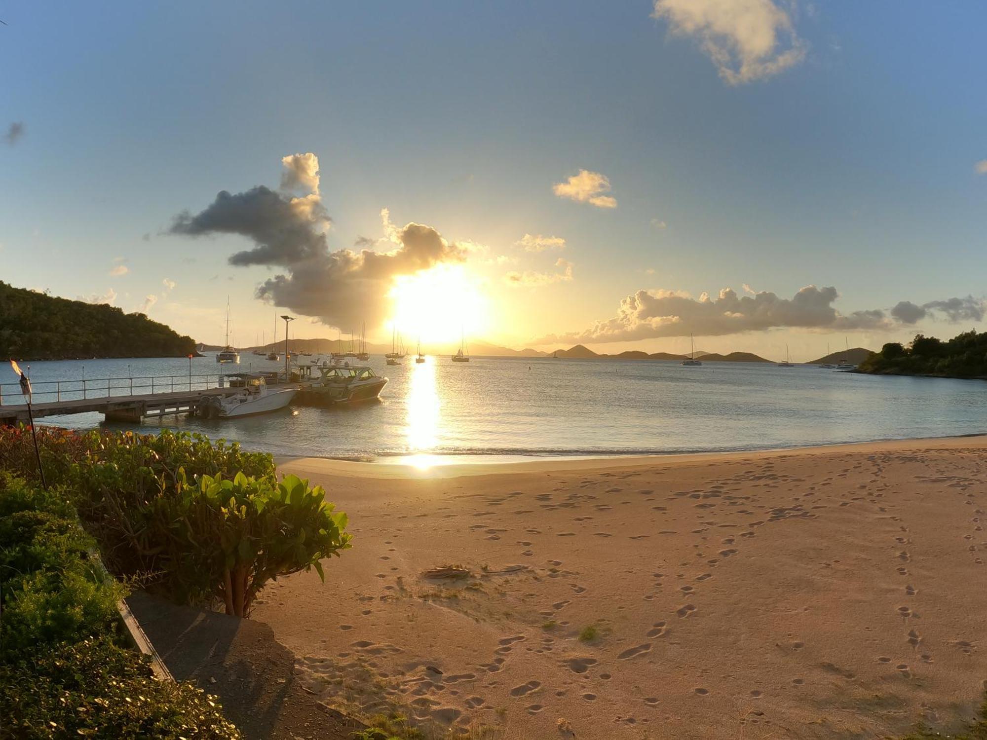 Beautiful Honeymoon Suite At Sunset Serenade Cruz Bay 外观 照片